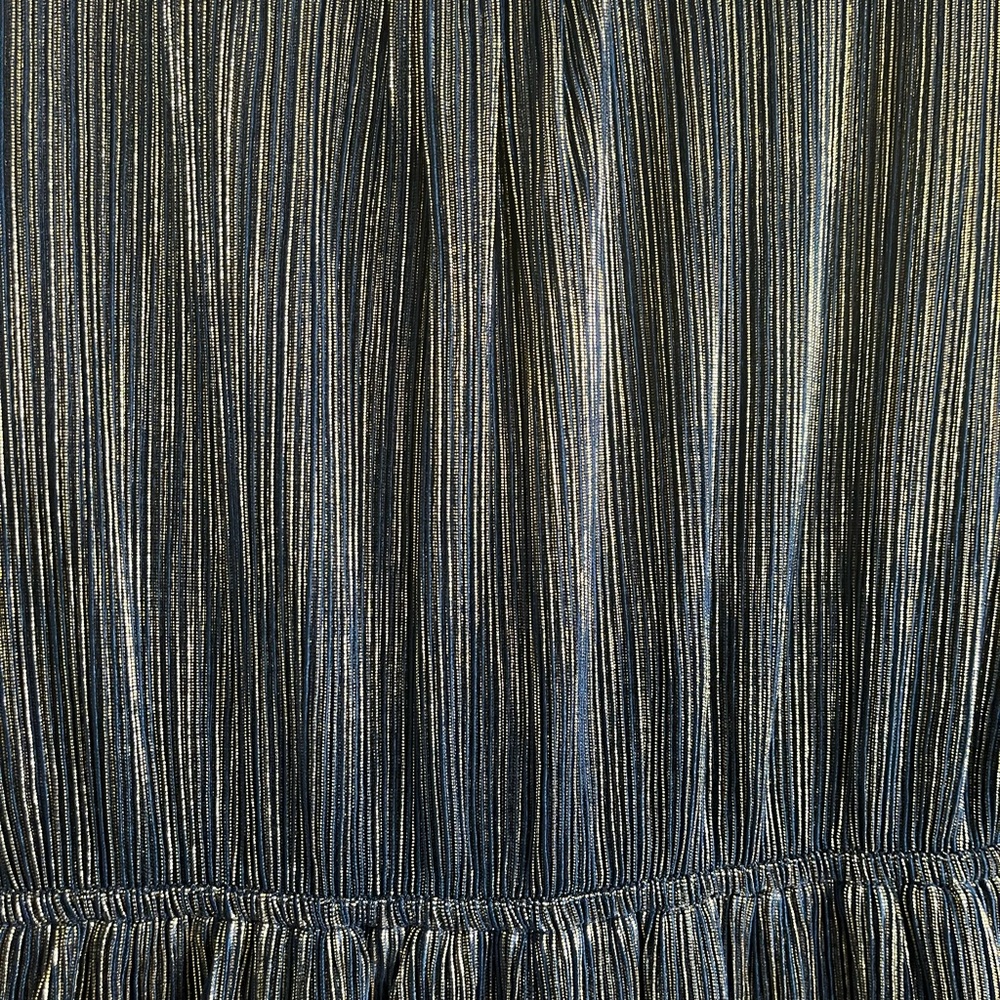 Women’s See and Be Seen pleated wrap maxi dress, size M, NWT - Picture 3 of 4